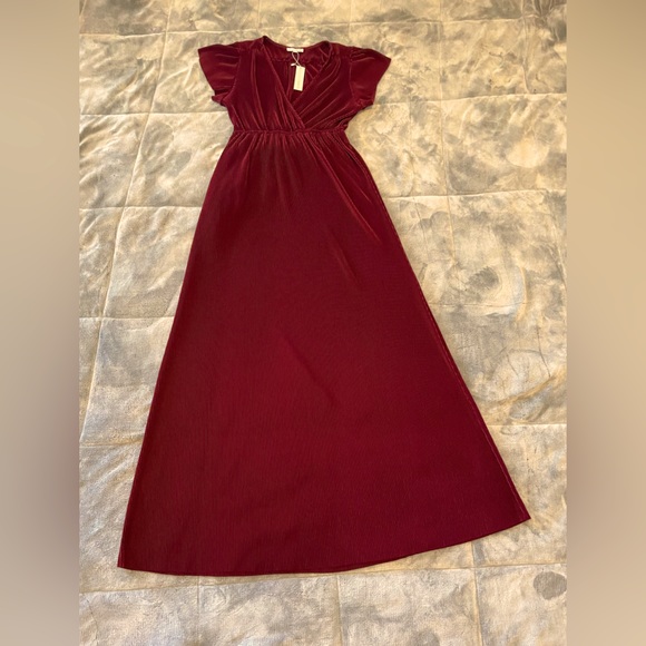 Baltic Born Dresses & Skirts - New!! Baltic Born Athena Pleated Maxi Dress Size M in Mulberry